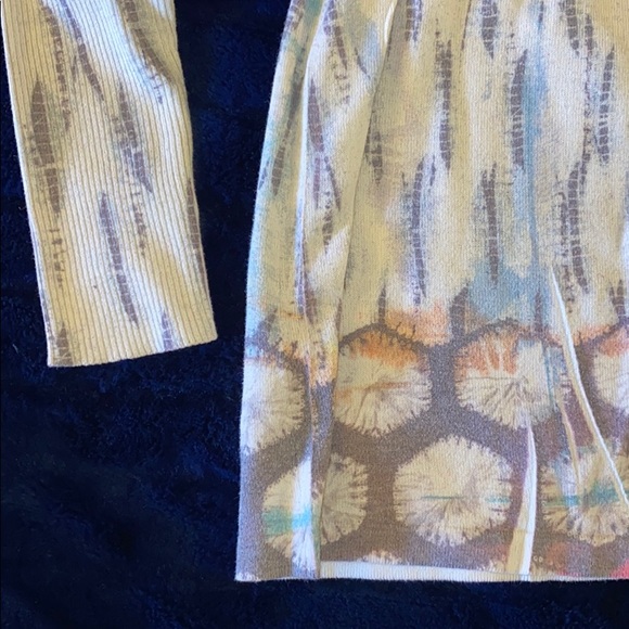 πππONE WORLD BRAND. LONG SLEEVE. FITTED BUST.LONG FIT - Picture 2 of 9